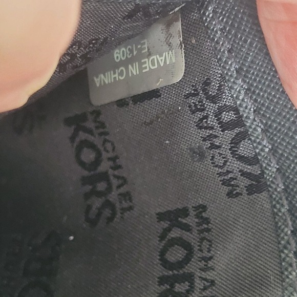 MICHAEL KORS Black Saffiano Leather Zip Around Wallet Card Bill Holder Classic - Picture 8 of 12